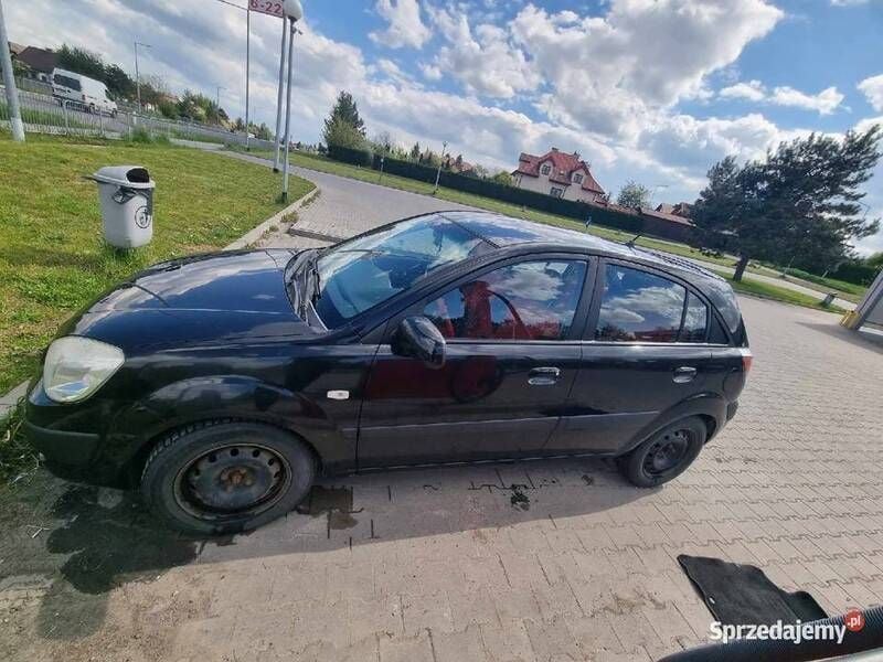 Używany Kia Rio 2005 Czarny Sedan/Limuzyna