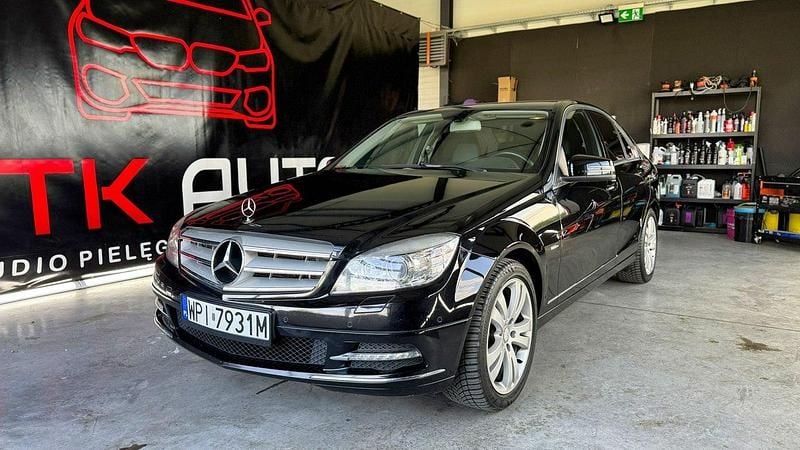 Czarny (metalik) Używany 2011 Mercedes C200 Sedan/Limuzyna | 39 900 zł (Dobra cena) - Obraz 1/4