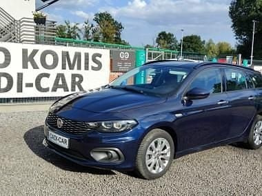 Niebieski ciemny (metalik) Używany 2018 Fiat Tipo Kombi | 44 900 zł - Obraz 1/4