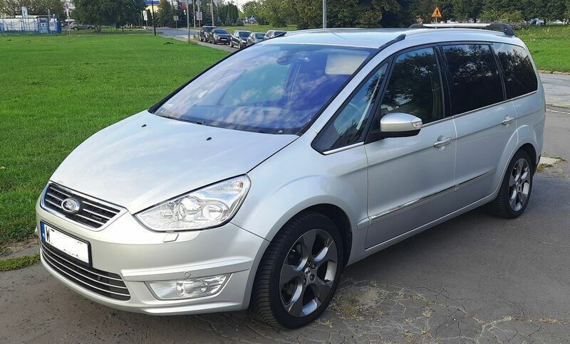 Używany Ford Galaxy Platinum 2012 Srebrny Minivan