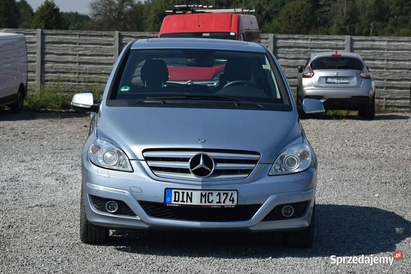 Srebrny Używany 2008 Mercedes B170 Minivan | 19 900 zł (Uczciwa cena) - Obraz 1/4