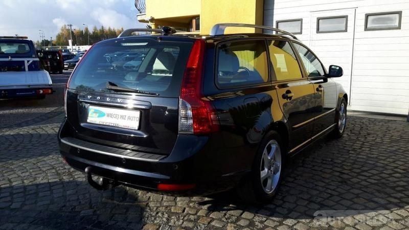 Używany Volvo V50 115 KM (84 kW) 2012 Czarny metalik Kombi