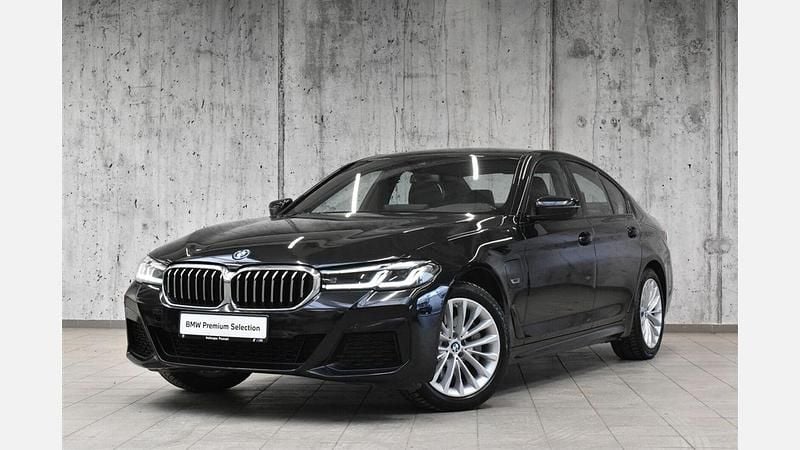 Używany BMW 530e Shadowline 184 KM (135 kW) 2022 Czarny szafir metalizowany Sedan/Limuzyna