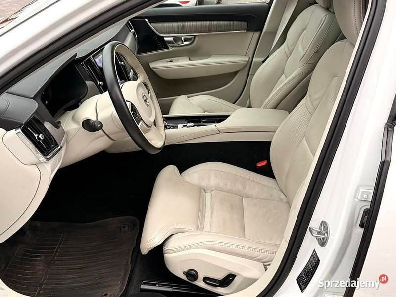 Używany Volvo V90 CC 2023 Kombi