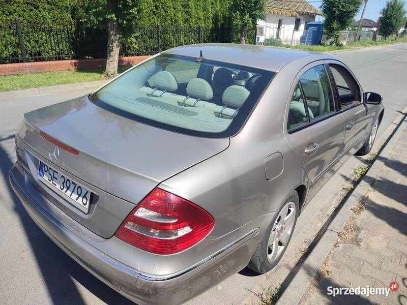 Używany 2004 Mercedes E220 | 19 900 zł - Obraz 1/4