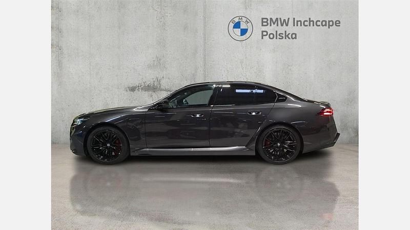 Używany BMW M5 Comfort Edition 727 KM (534 kW) 2025 Szary sophisto z brylantowym połyskiem metalizowany Sedan/Limuzyna