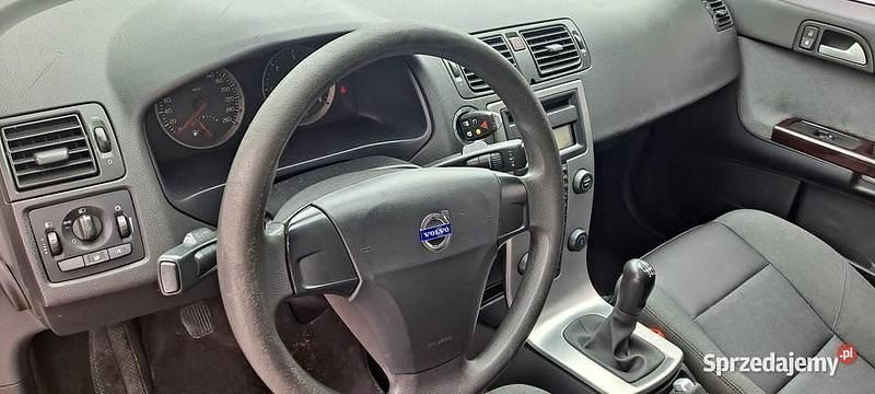 Używany Volvo V50 136 KM (100 kW) 2005 Czarny Kombi