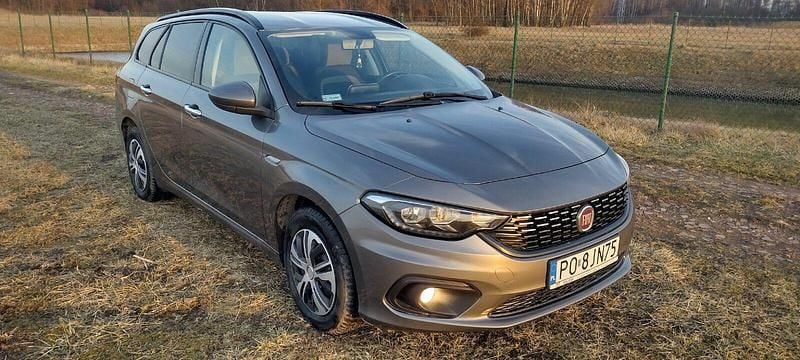 Zielony Używany 2018 Fiat Tipo Kombi | 35 999 zł (Dość drogi) - Obraz 1/4