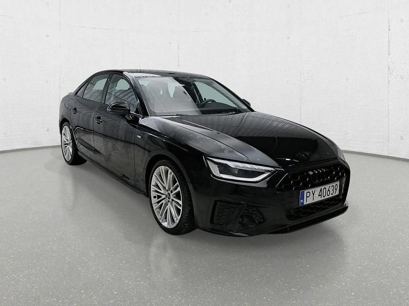 Używany Audi A4 150 KM (110 kW) 2023 Czarny Sedan/Limuzyna