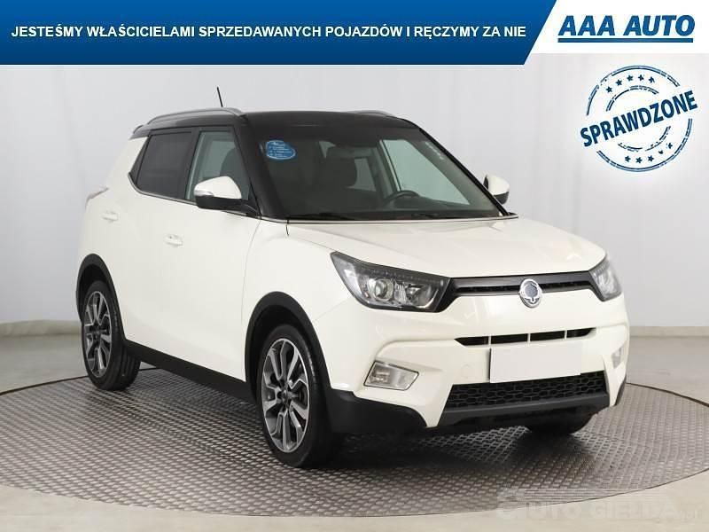 Biały Używany 2015 Ssangyong / KGM Tivoli | 32 499 zł (Uczciwa cena) - Obraz 1/4