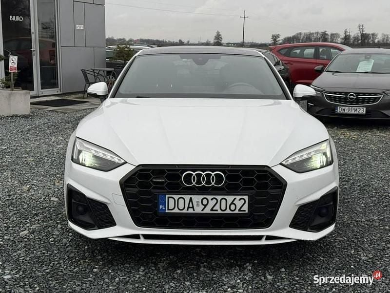 Biały Używany 2020 Audi A5 S-Line Coupe | 109 900 zł (Uczciwa cena) - Obraz 1/4
