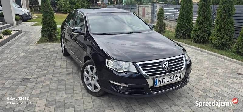 Czarny Używany 2010 VW Passat Sedan/Limuzyna | 17 600 zł (Uczciwa cena) - Obraz 1/4