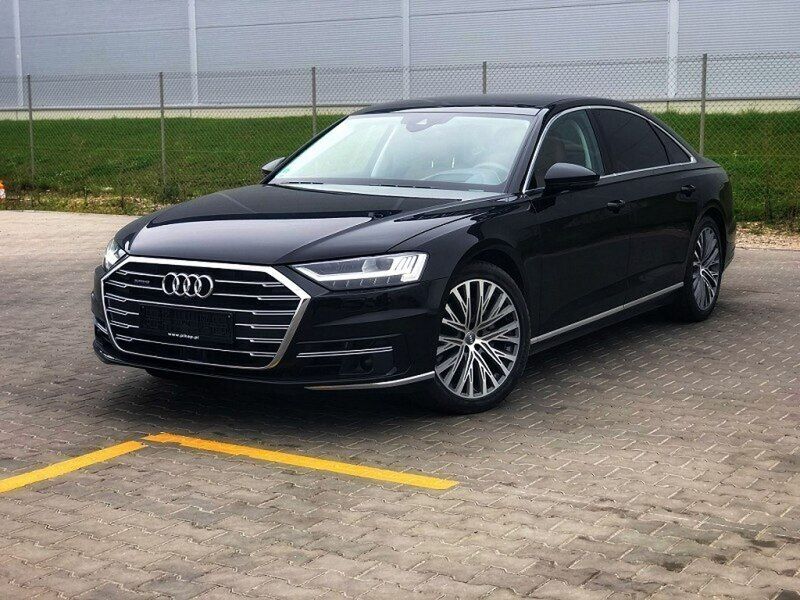 Czarny (metalik) Używany 2019 Audi A8 Sedan/Limuzyna | 370 000 zł - Obraz 1/4