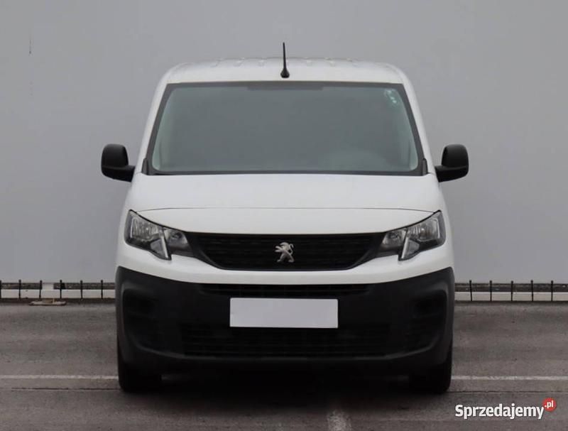 Biały Używany 2019 Peugeot Partner Minivan | 42 999 zł - Obraz 1/4