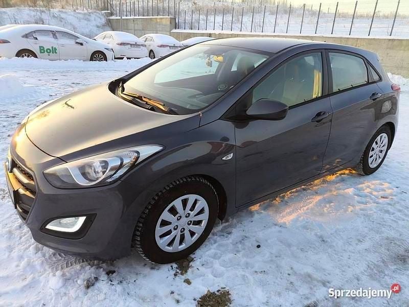 Używany Hyundai i30 110 KM (80 kW) 2016 Szary Hatchback