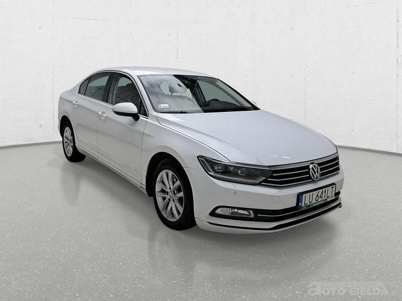 Biały Używany 2017 VW Passat Sedan/Limuzyna | 33 825 zł (Super Cena) - Obraz 1/4
