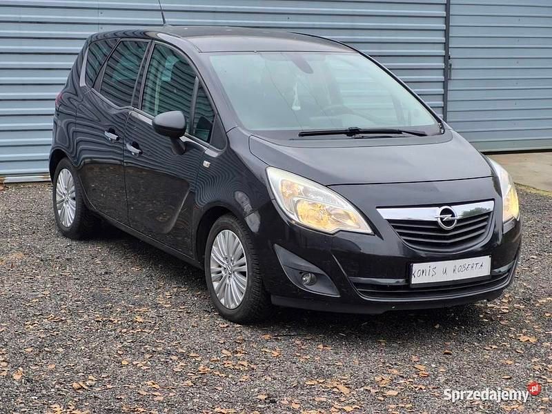 Czarny Używany 2012 Opel Meriva Minivan | 21 700 zł (Uczciwa cena) - Obraz 1/4