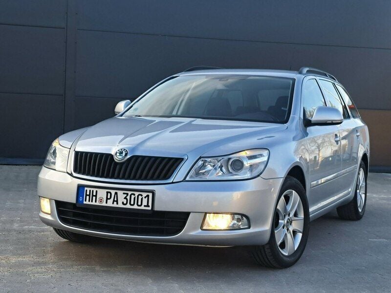 Srebrny Używany 2010 Skoda Octavia Sedan/Limuzyna | 29 900 zł (Dość drogi) - Obraz 1/4