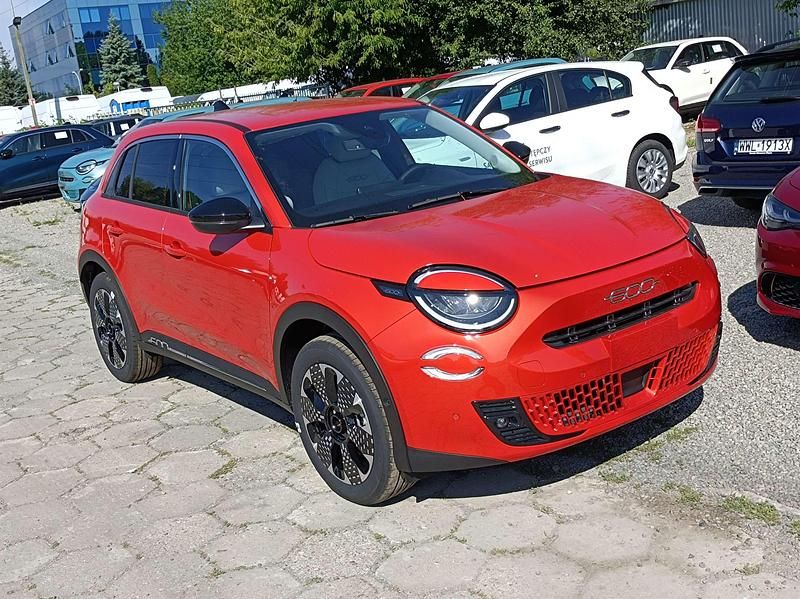 Lakier metalizowany pomarańczowy sole Nowe 2025 Fiat 600 La Prima SUV | 100 440 zł (Dobra cena) - Obraz 1/4
