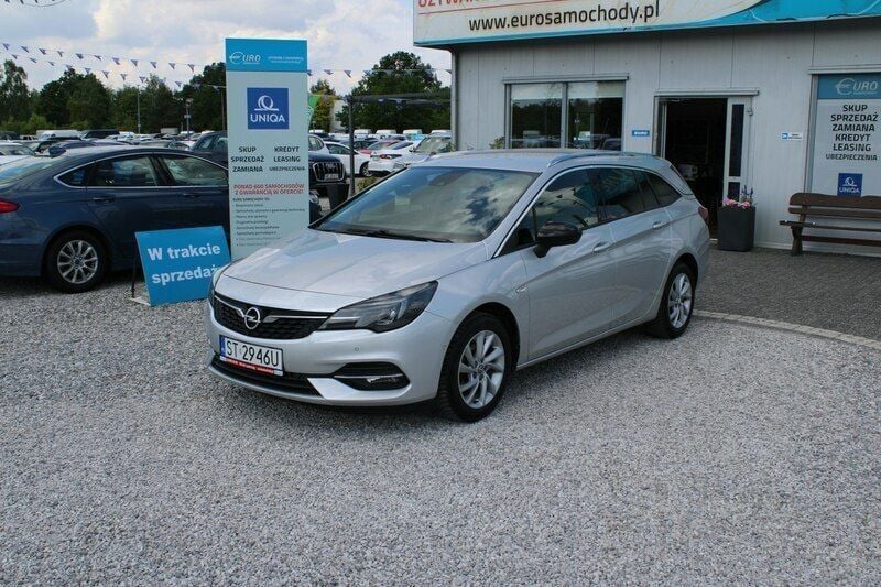 Szary (metalik) Używany 2021 Opel Astra Kombi | 36 504 zł (Super Cena) - Obraz 1/3
