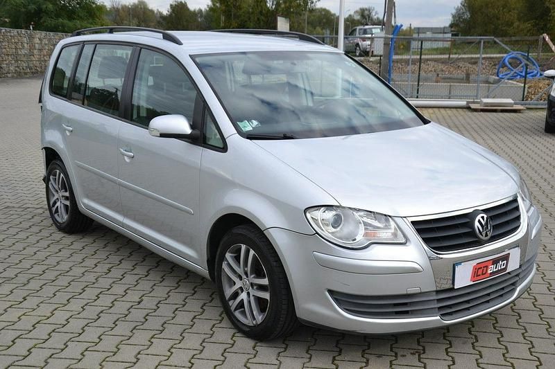 Srebrny Używany 2007 VW Touran Minivan | 11 800 zł - Obraz 1/4