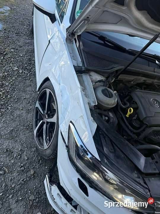 Używany VW Passat 180 KM (132 kW) 2016 Biały Sedan/Limuzyna