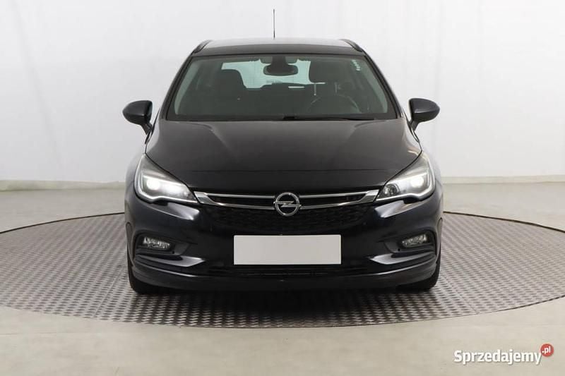 Niebieski Używany 2018 Opel Astra Kombi | 36 499 zł (Uczciwa cena) - Obraz 1/4