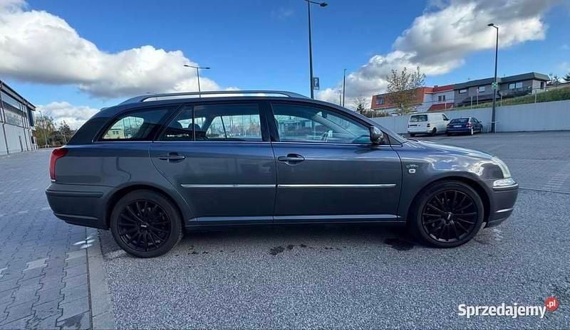 Szary Używany 2006 Toyota Avensis Kombi | 11 999 zł (Dość drogi) - Obraz 1/4