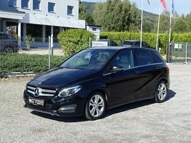 Czarny Używany 2016 Mercedes A180 Hatchback | 53 800 zł (Super Cena) - Obraz 1/4