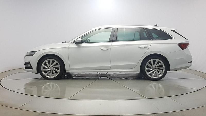 Używany Skoda Octavia Style 200 KM (147 kW) 2021 Biały Kombi