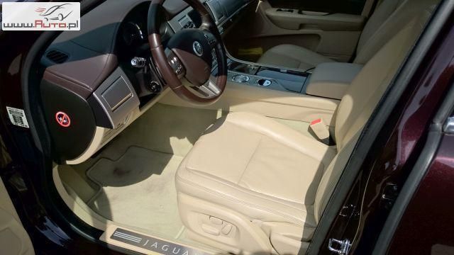 Używany Jaguar XF Premium Luxury 240 KM (176 kW) 2011 Bordowy (metalik, perła) Sedan/Limuzyna