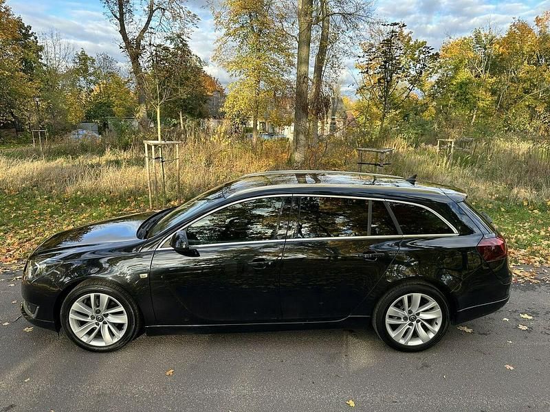 Używany Opel Insignia Cosmo 195 KM (143 kW) 2013 Czarny Kombi