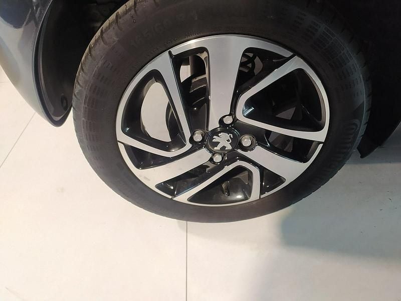 Używany Peugeot 108 70 KM (51 kW) 2017 Grafitowy (metalik) Hatchback