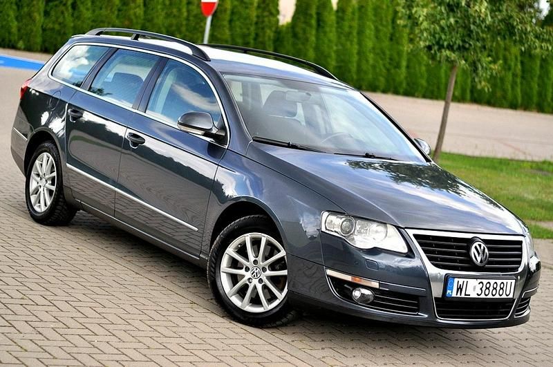Grafitowy (metalik, perła) Używany 2010 VW Passat Kombi | 14 900 zł (Uczciwa cena) - Obraz 1/4