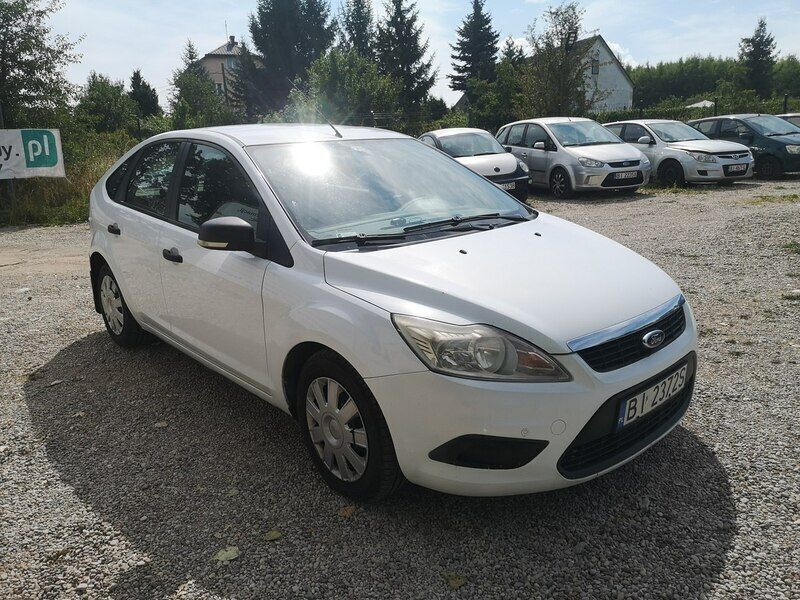 Używany Ford Focus 115 KM (84 kW) 2009 Biały Hatchback