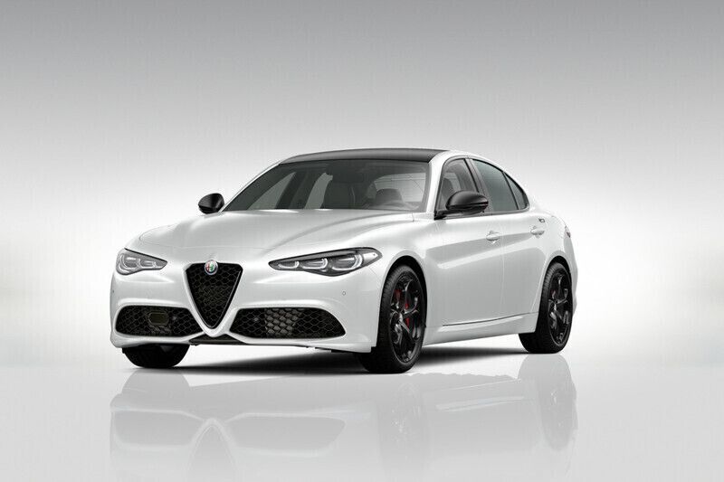 Lakier pastelowy alfa white + czarny dach Nowe 2024 Alfa Romeo Giulia Sedan/Limuzyna | 224 009 zł (Dobra cena) - Obraz 1/4