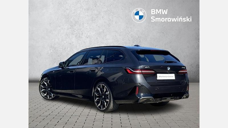 Używany BMW 540 Comfort Edition 286 KM (210 kW) 2024 Szary sophisto z brylantowym połyskiem metalizowany Kombi