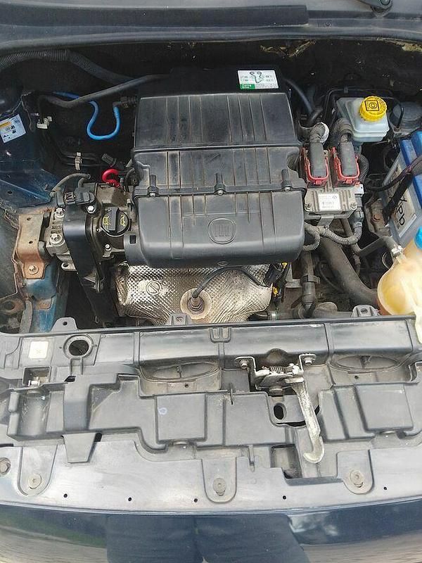 Używany Fiat Punto 65 KM (47 kW) 2009 Niebieski Hatchback