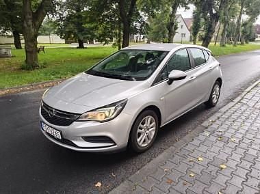 Srebrny Używany 2017 Opel Astra Hatchback | 40 000 zł (Uczciwa cena) - Obraz 1/4