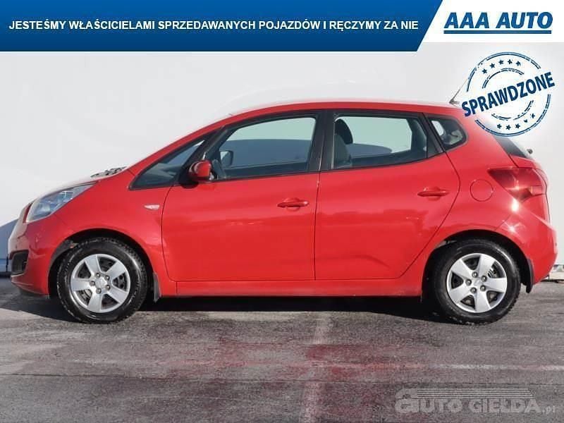 Używany Kia Venga 90 KM (66 kW) 2010 Czerwony Hatchback