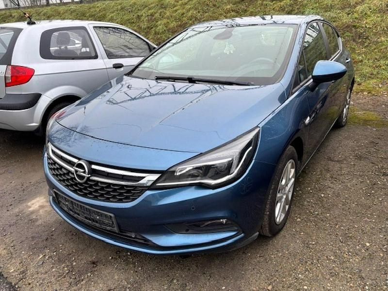 Używany Opel Astra 101 KM (74 kW) 2016 Niebieski jasny Hatchback