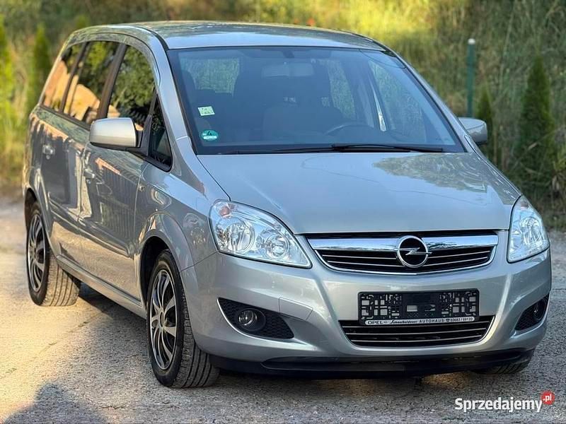 Szary Używany 2009 Opel Zafira Minivan | 13 500 zł (Uczciwa cena) - Obraz 1/4