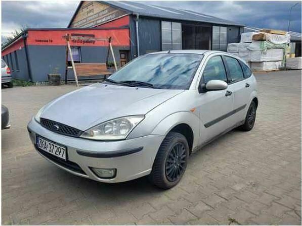 Srebrny Używany 2002 Ford Focus Hatchback | 1760 zł (Dobra cena) - Obraz 1/4