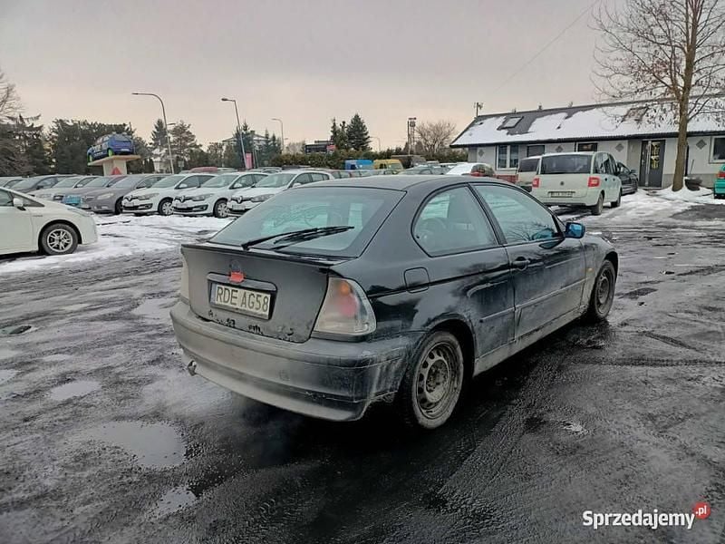 Używany BMW 318 2002 Czarny Hatchback