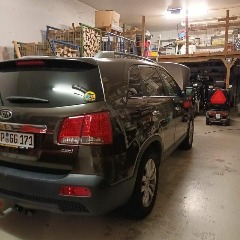 Brązowobeżowy Używany 2011 Kia Sorento SUV | 48 615 zł (Uczciwa cena) - Obraz 1/4