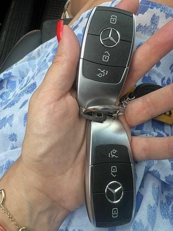 Czarny Używany 2023 Mercedes GLA200 AMG line SUV | 61 900 zł - Obraz 1/4