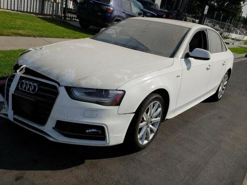 Biały Używany 2014 Audi A4 S-Line Sedan/Limuzyna | 34 000 zł - Obraz 1/4