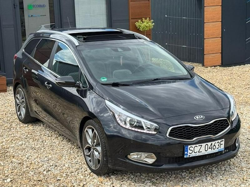 Czarny (metalik, perła) Używany 2013 Kia Ceed 2 Kombi | 32 800 zł (Dość drogi) - Obraz 1/4
