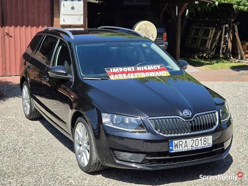 Czarny Używany 2017 Skoda Octavia Kombi | 49 900 zł (Dobra cena) - Obraz 1/4