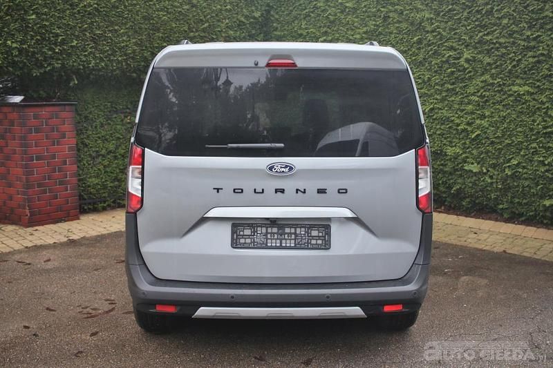 Używany Ford Tourneo 125 KM (91 kW) 2024 Szary